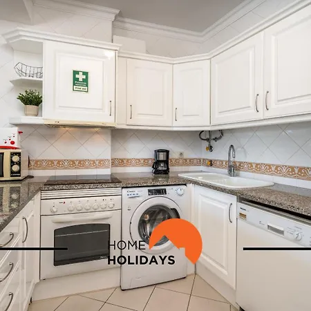 #269 T2 Bicos Flat R By Holidays Албуфейра